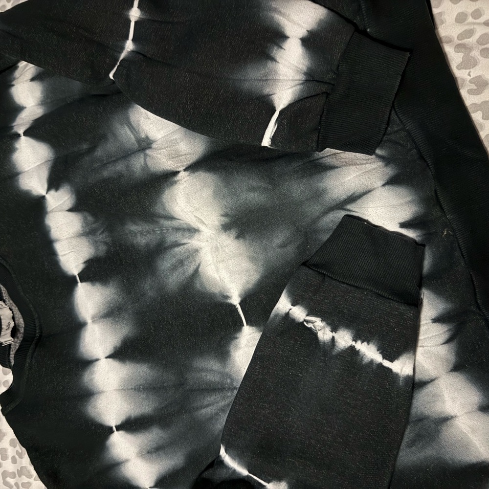 Black and White Tie-Dye Sweatshirt